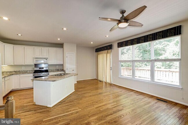 Building Photo - 6563 McKenna Way