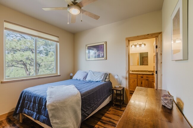 Building Photo - 642 Twincreek Cir