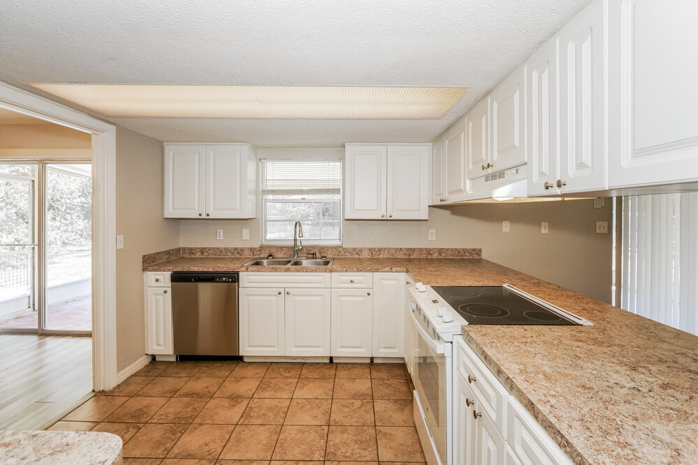 Building Photo - 989 E Normandy Blvd