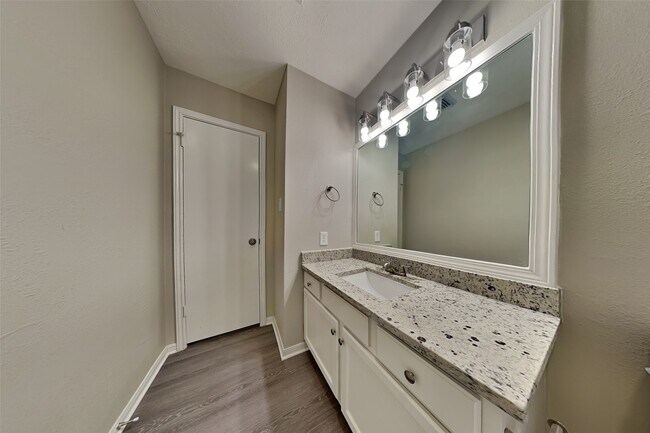 Building Photo - 14626 Cypress Falls Dr