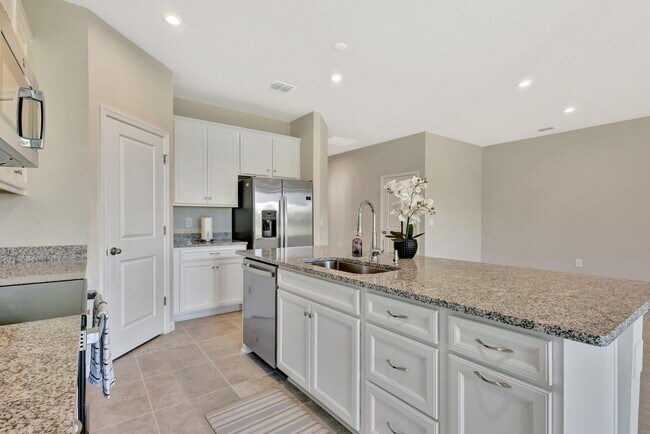 Building Photo - 12639 SW Forli Wy