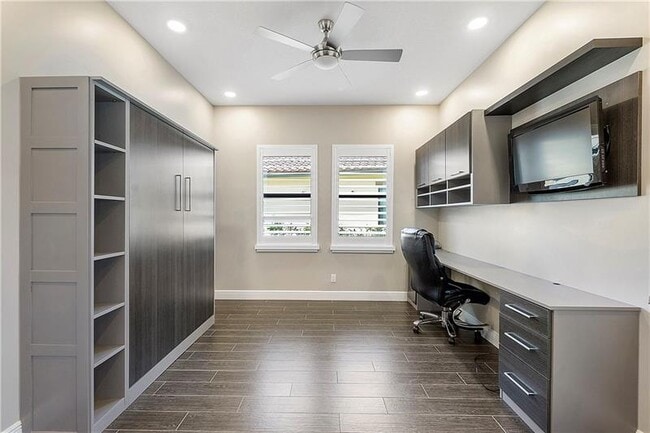 Building Photo - 11835 S Baypoint Cir