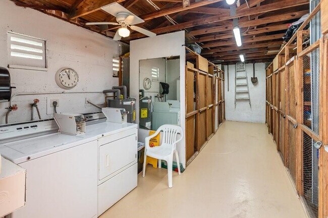 Building Photo - 2760 Yacht Club Blvd