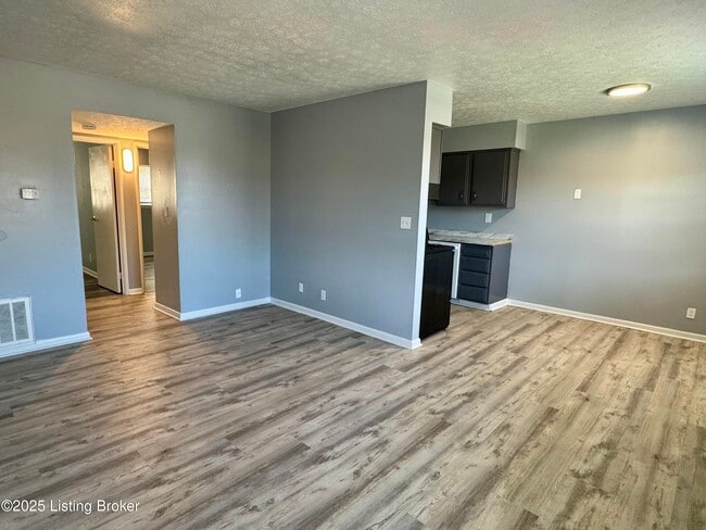 Building Photo - 3108 Springfield Dr