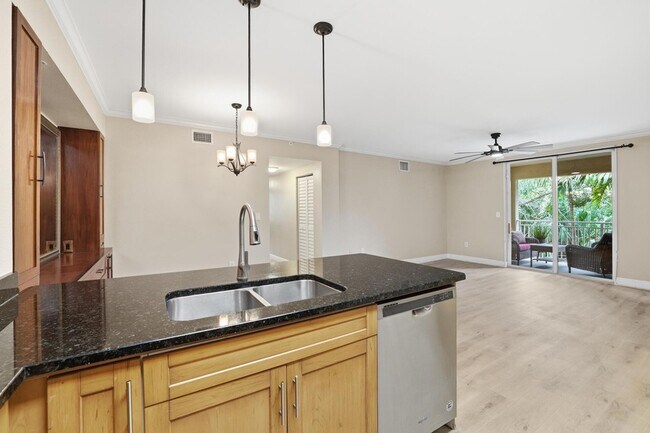 Building Photo - 6559 Emerald Dunes Dr