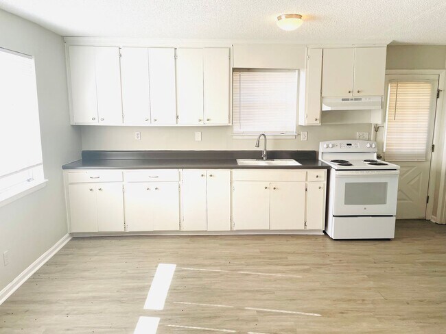 Building Photo - ** 2 Bed 1 Bath located in Ramer ** Call 334-366-9198 to schedule a self tour