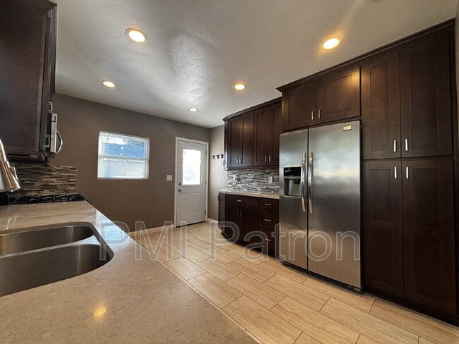 Building Photo - 2830 Harvey Way