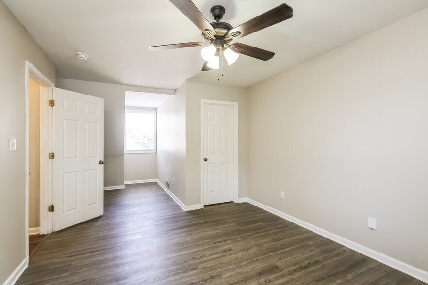 Building Photo - 10500 Sandbourne Way