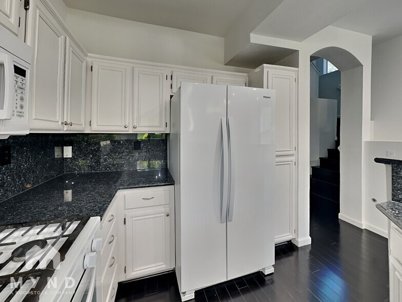 Building Photo - 1058 Niguel Ln