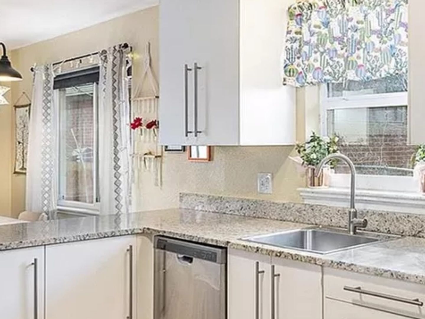 Building Photo - 3351 Jasmine St