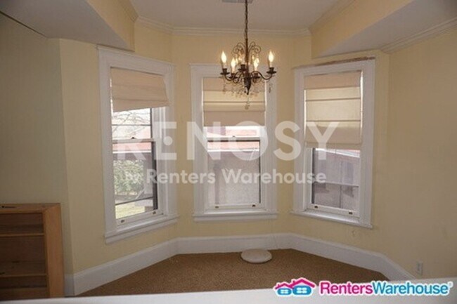 Building Photo - Very Nice 2BD/1BA Condo In St Paul! Summit Ave!