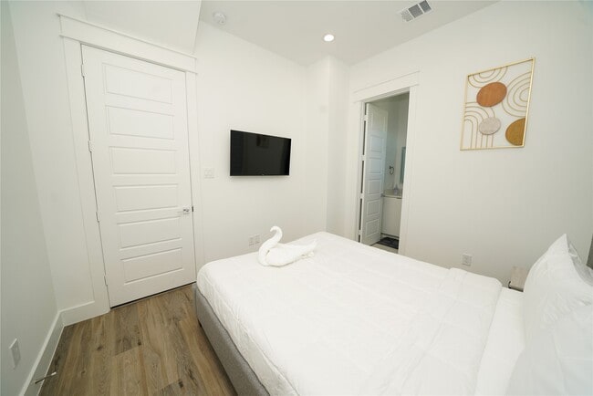 Building Photo - 4607 Edmund St