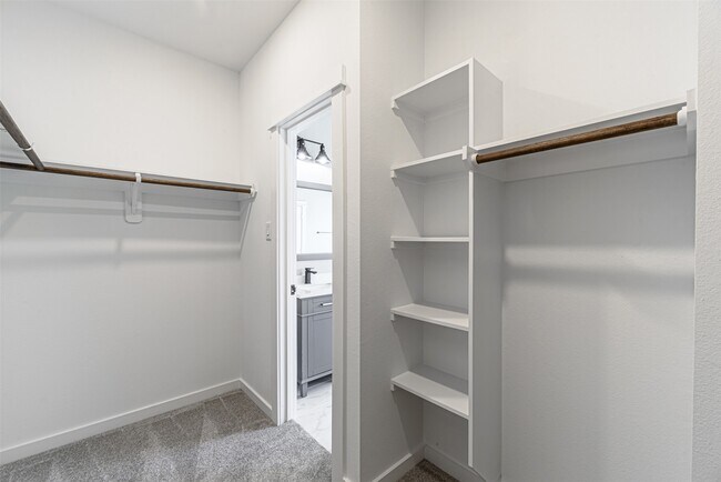 Building Photo - 8475 Berry Brush Ln