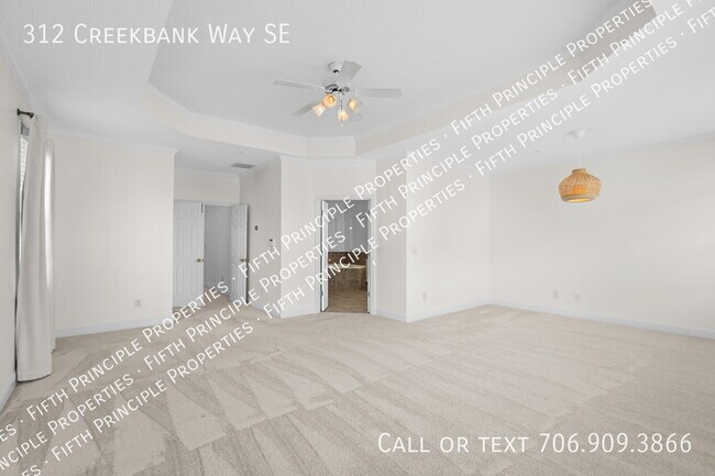Building Photo - 312 Creekbank Way SE