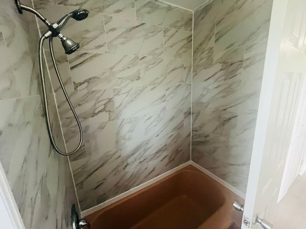 Building Photo - 1237 N Michigan Ave