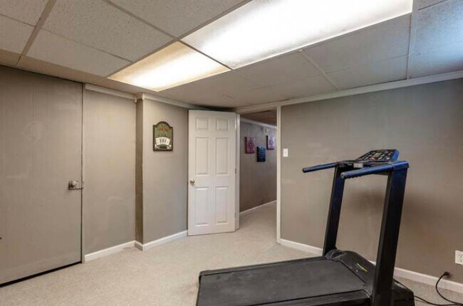 Building Photo - 3771 Grovedale Pl