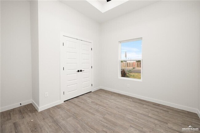 Building Photo - 1321 Joscelyn Dr