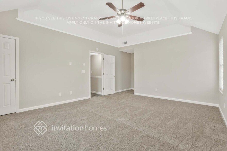 Building Photo - 6530 Lake Mill Ct