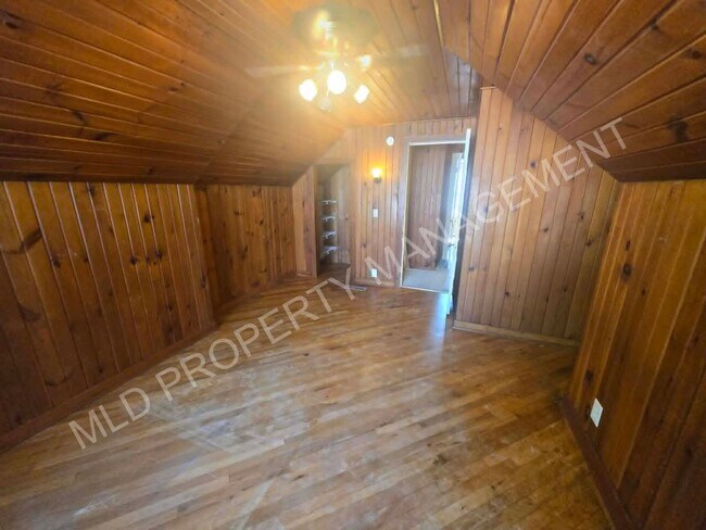 Building Photo - 3-Bedroom Home in Saginaw
