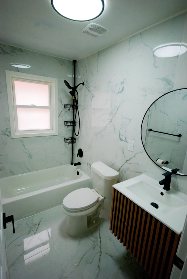 Building Photo - 20532 Lesure St