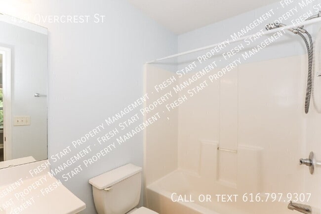 Building Photo - 419 Overcrest St