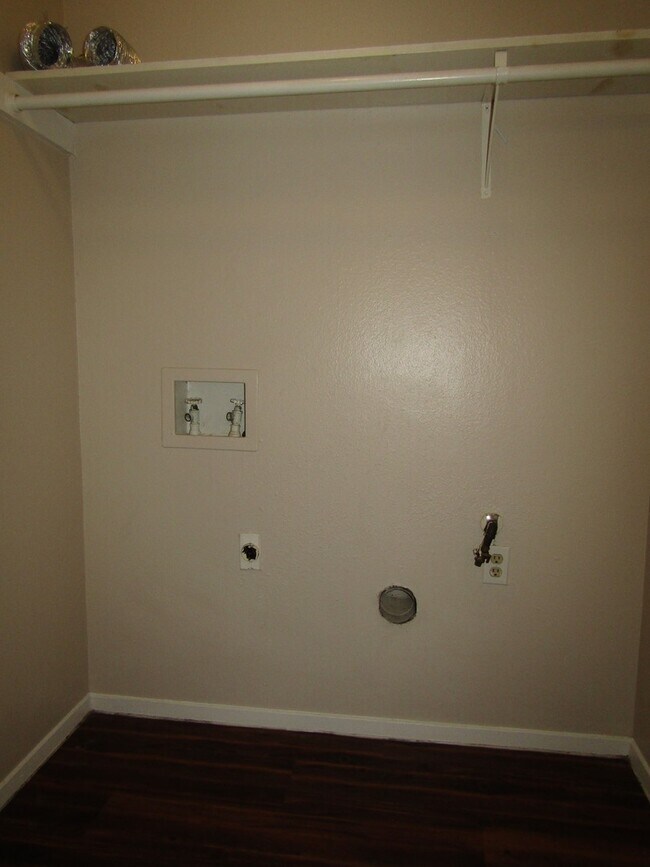 Building Photo - 812 Ramble Ln