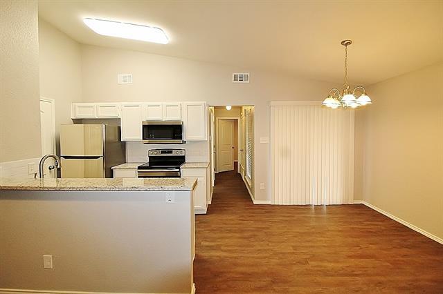 Building Photo - 6620 S Creek Dr