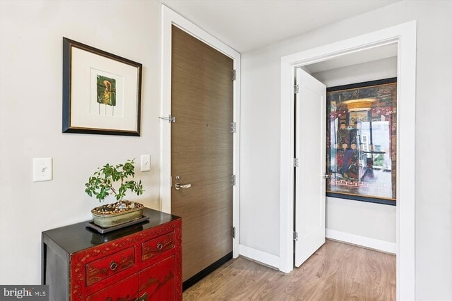 Building Photo - 930 Rose Ave