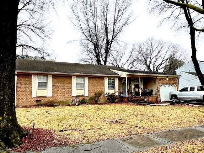 Building Photo - 6817 Cedarwood Ct