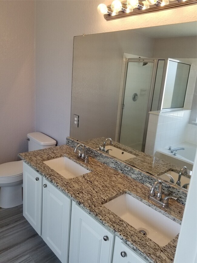 Building Photo - 19818 Sternwood Manor Dr