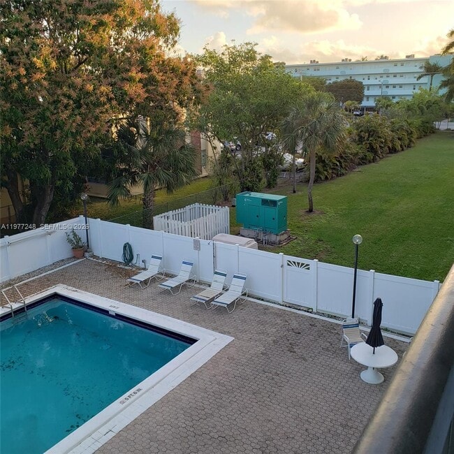 Building Photo - 1301 NE 7th St