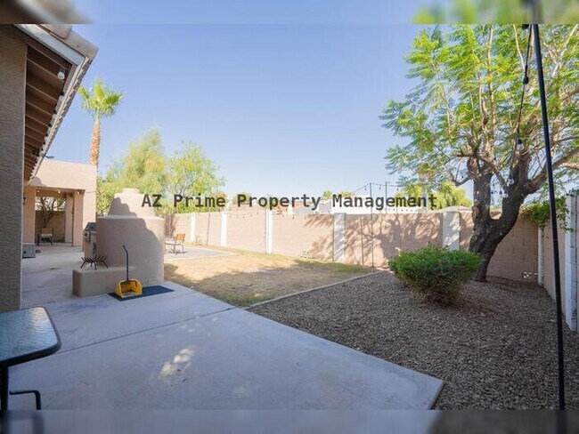 Building Photo - 6123 W Louise Dr