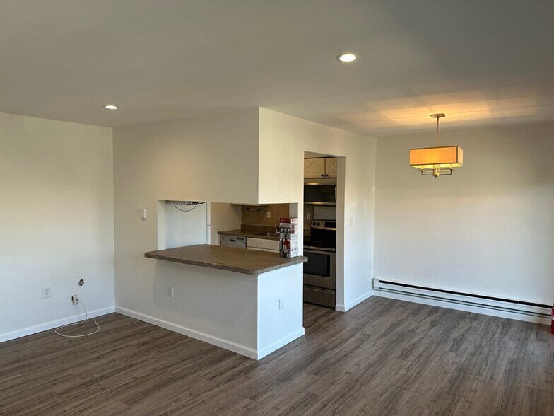 Building Photo - 14 Hilltop Ter