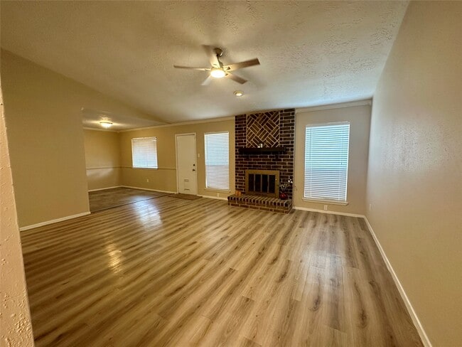 Building Photo - 7646 Western Oak Ln