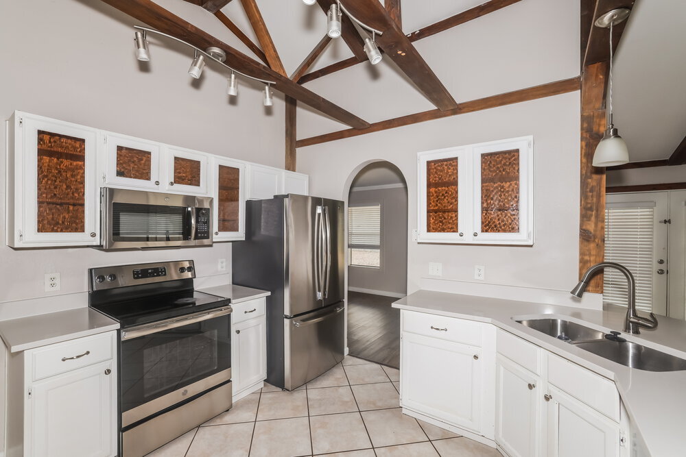 Building Photo - 6528 W Grandview Rd