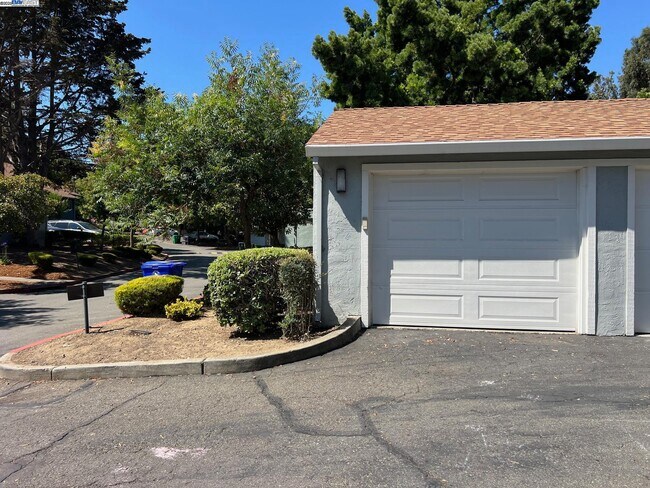 Building Photo - 3242 Monika Ln