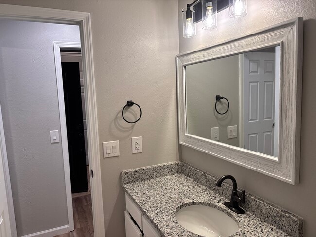 Building Photo - 3402 W Center St