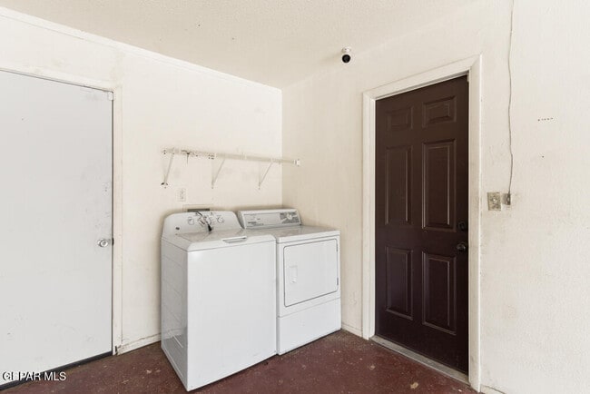 Building Photo - 10325 Cardigan Dr