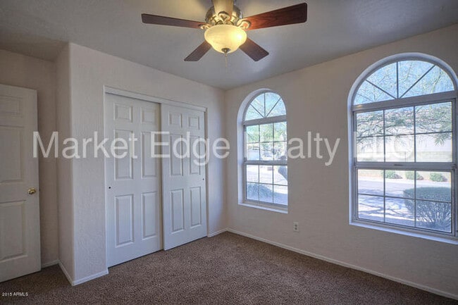 Building Photo - 4Bed/2Bath House at 48th St/Warner! JOIN T...