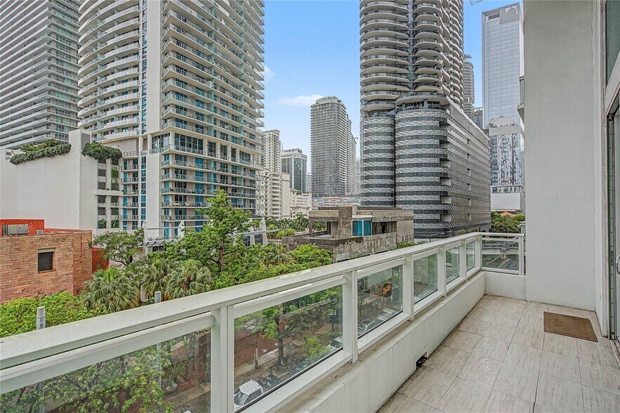 Building Photo - 1080 Brickell Ave