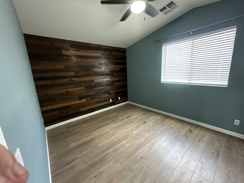 Building Photo - 17610 N 17th Pl