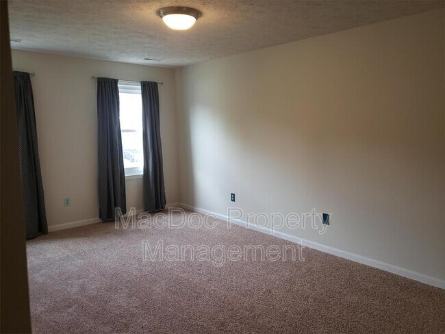 Building Photo - 7620 Regency Glen Dr