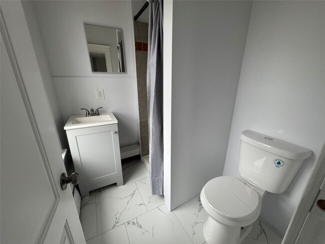 Building Photo - 28 Emma St