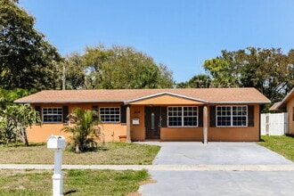 Building Photo - 3835 Holiday Rd