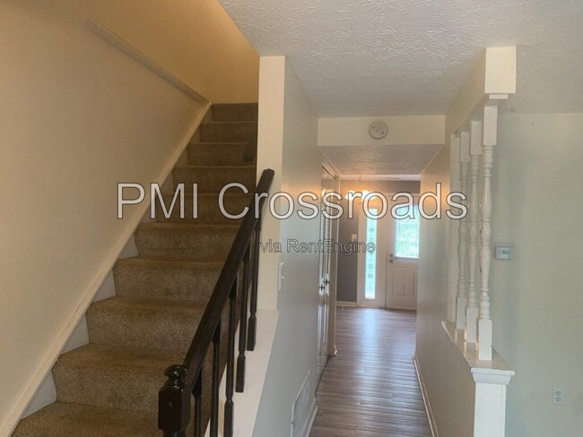 Building Photo - 7490 Stonetrail Way