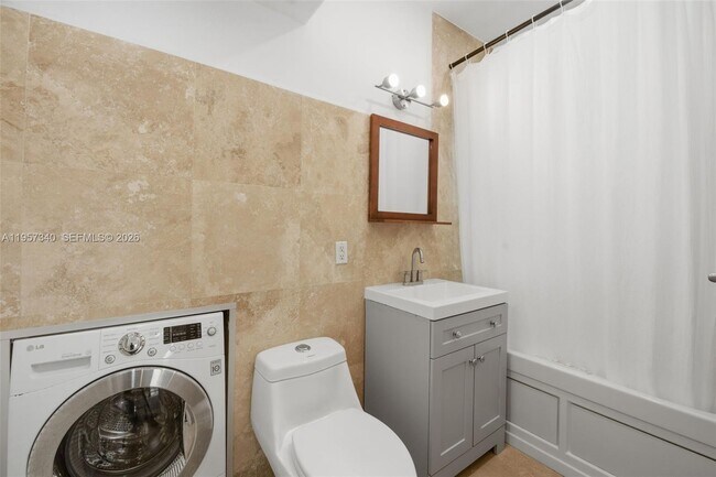 Building Photo - 526 15th St