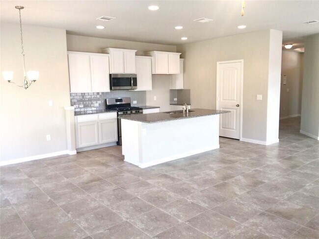 Building Photo - 852 Winnsboro Dr