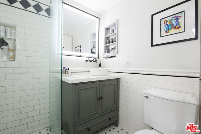 Building Photo - 603 S Prospect Ave