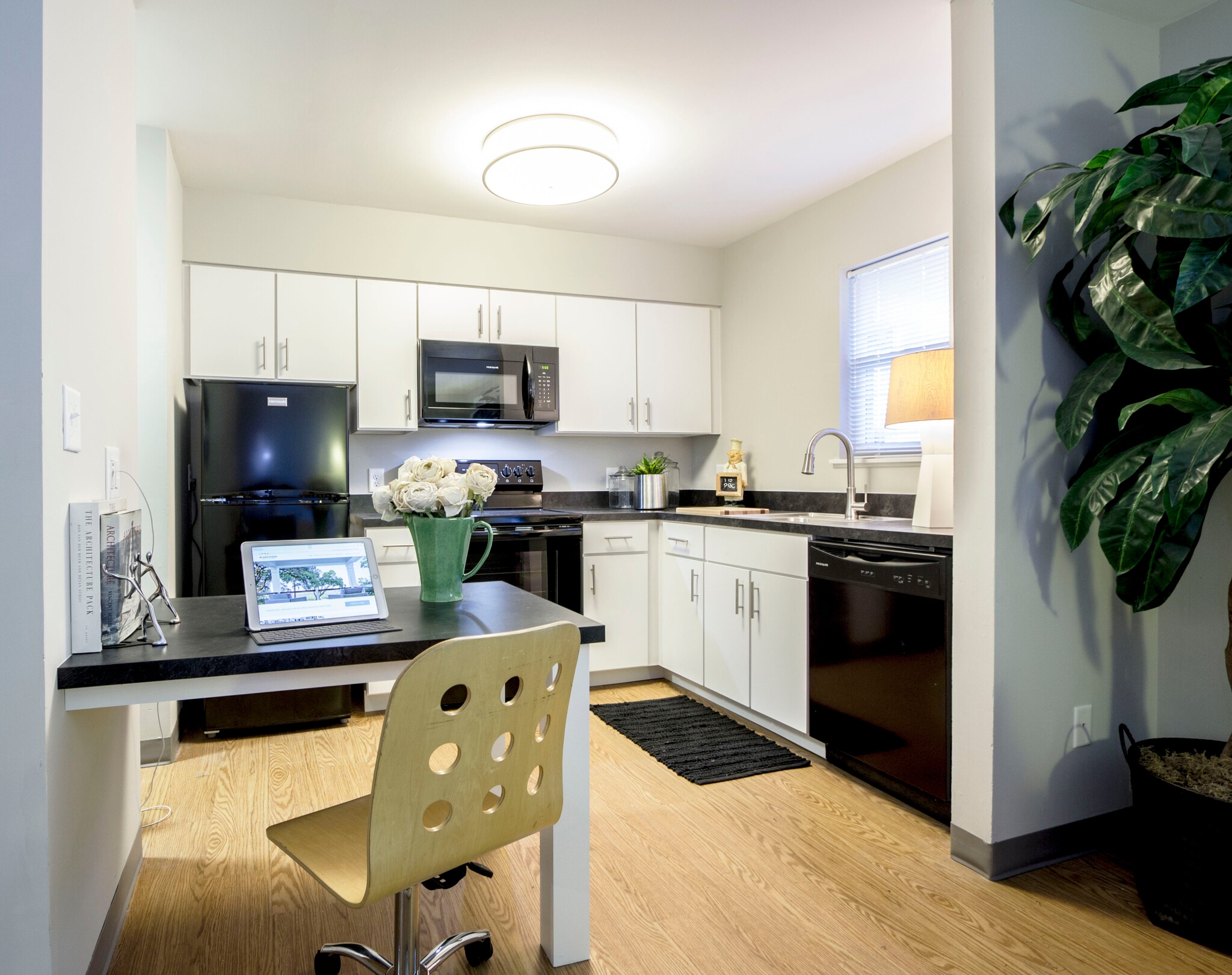 Building Photo - 1507 Little John Cir