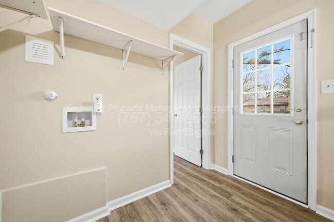 Building Photo - 211 Madrid Dr